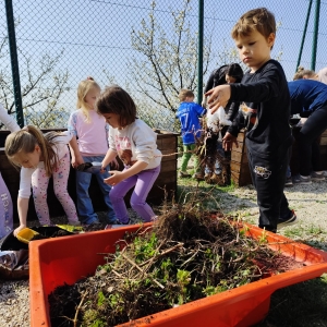 Dišeča zelišča v našem vrtcu