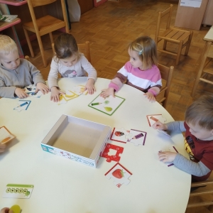 December v oranžni igralnici