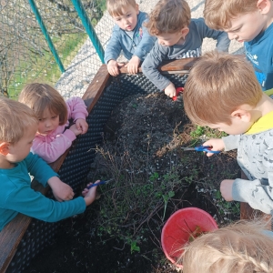 Dišeča zelišča v našem vrtcu