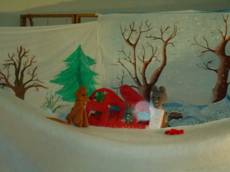 Predstava Rokavička pričarala pravo pravljično vzdušje